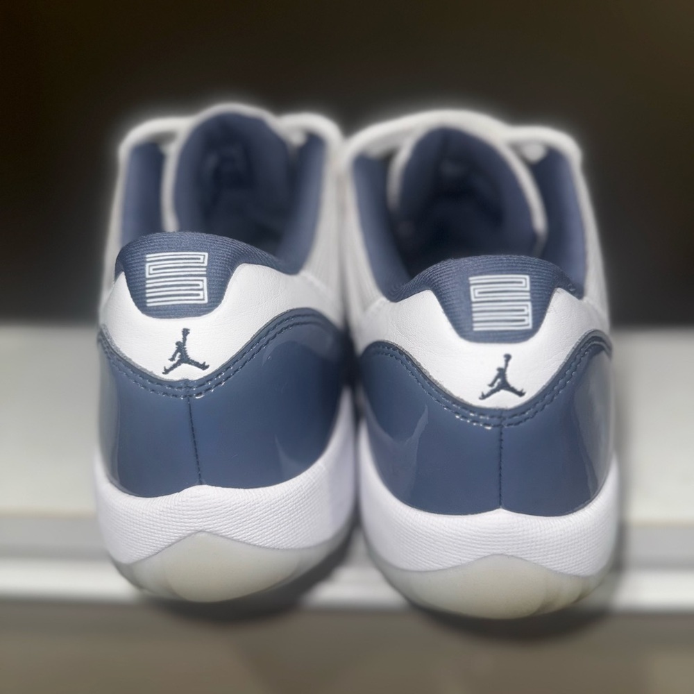 Air Jordan 11 Retro Low - Picture 3 of 8